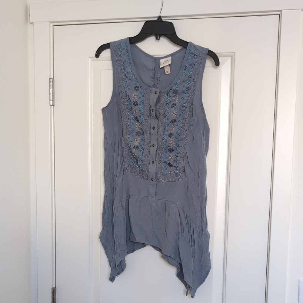 Knox Rose Blue Embroidered Sleeveless Shirt Size L
